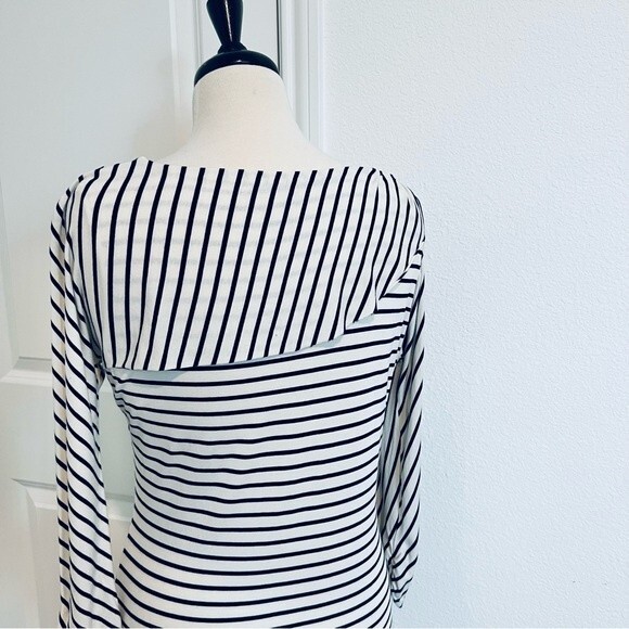 Vince Camuto Striped Cold Shoulder Top Women's Sz Medium Long Sleeve Knot Detail - Picture 9 of 10